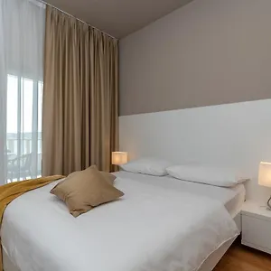 https://villa-ana-trogir.hotels-in-trogir.com